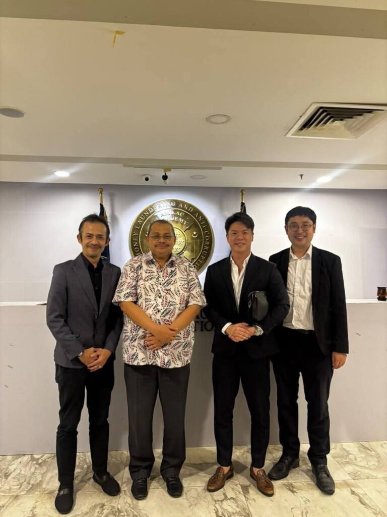 Mr Boo Kok Chuon with Damien and Tan Sri Dzulkifli Ahmad at an earlier meeting preceding the confidential advisory discussion described in the article